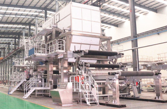 200T / D corrugou a linha de produção deslocada do rolo enorme da 3800 milímetro da máquina do papel de embalagem