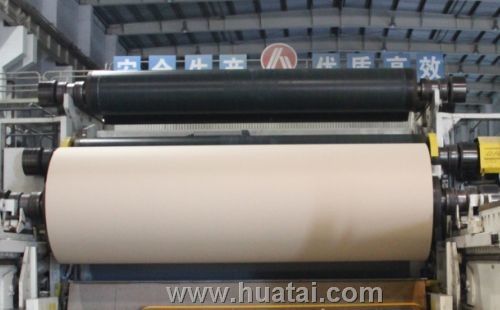 Máquina de fabricação de papel artesanal de 5 toneladas 1092mm pasta de madeira 10-500T/D