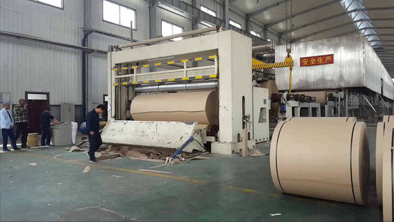 Reciclando o equipamento de embalagem 1800mm do Fourdrinier da máquina do papel de embalagem